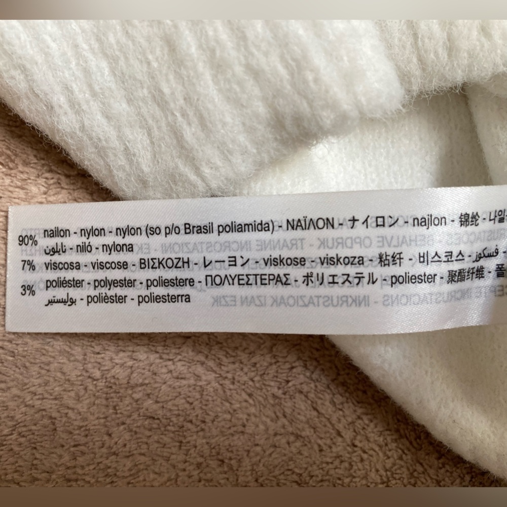 Zara White Sweater with Black Accents - Picture 10 of 10